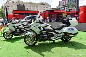 Modern Police Equipment Showcase on Nguyen Hue Walking Street - image 3