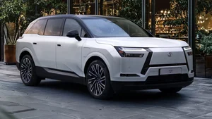 Lexus TZ 2027: The First 3-Row Electric SUV with Legendary V10 Sound - image 12