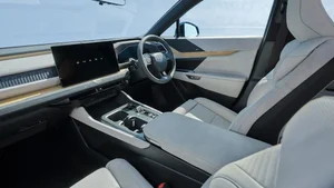 Lexus TZ 2027: The First 3-Row Electric SUV with Legendary V10 Sound - image 2