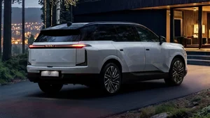 Lexus TZ 2027: The First 3-Row Electric SUV with Legendary V10 Sound - image 18