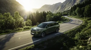Lexus TZ 2027: The First 3-Row Electric SUV with Legendary V10 Sound - image 0