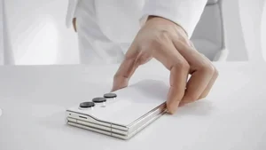 A Close-Up Look at the Revolutionary Ultra-Thin Tri-Fold Smartphone - image 4