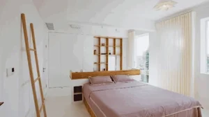 Spectacular 1,000sqm Villa with 77 Windows Designed for Parents - image 2