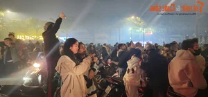 Unique Ways Crowds Watched the 2025 Fireworks at My Dinh - image 0