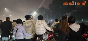 Unique Ways Crowds Watched the 2025 Fireworks at My Dinh - image 4
