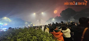 Unique Ways Crowds Watched the 2025 Fireworks at My Dinh - image 1