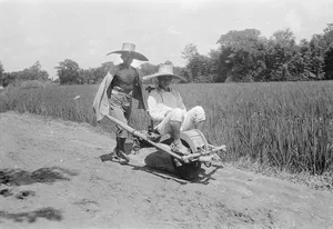 A Journey Through Time: China’s Infrastructure and Workers 100 Years Ago - image 8