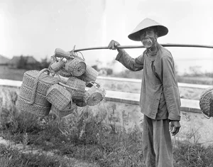 A Journey Through Time: China’s Infrastructure and Workers 100 Years Ago - image 10