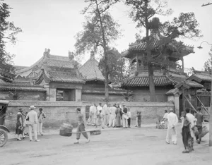 A Journey Through Time: China’s Infrastructure and Workers 100 Years Ago - image 2