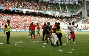 Chaos at Paris Olympics: Argentina’s Dramatic 90+16 Minute Equalizer Sparks Pitch Invasion - image 9