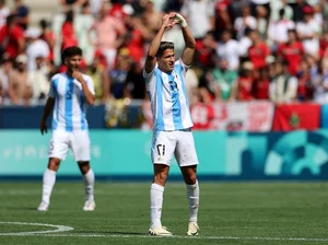 Chaos at Paris Olympics: Argentina’s Dramatic 90+16 Minute Equalizer Sparks Pitch Invasion - image 0