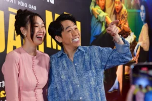 Vietnamese Celebrities Shine at the Premiere of 'Lam Giau Voi Ma' - image 7