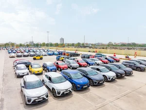 Nearly 400 VinFast Electric Vehicles Form Giant Green Vietnam Message - image 2