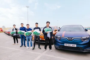 Nearly 400 VinFast Electric Vehicles Form Giant Green Vietnam Message - image 7