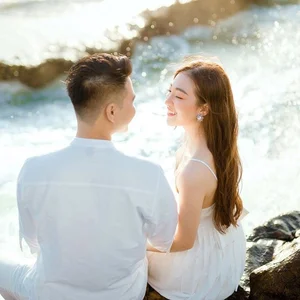 Famous '200 Gold Bars Bride' Shares Breathtaking and Artistic Maternity Photoshoot - image 5
