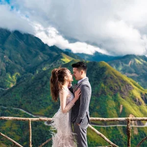 Famous '200 Gold Bars Bride' Shares Breathtaking and Artistic Maternity Photoshoot - image 4