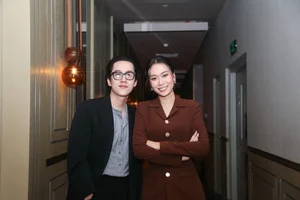 Simple and Elegant: How a Famous Vietnamese Beauty Queen and TV Host Rocks Minimalist Fashion - image 7