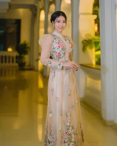 Simple and Elegant: How a Famous Vietnamese Beauty Queen and TV Host Rocks Minimalist Fashion - image 6