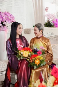 The Beauty Queen Mother Living in a 1,000m2 Luxury Castle - image 4