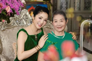 The Beauty Queen Mother Living in a 1,000m2 Luxury Castle - image 8