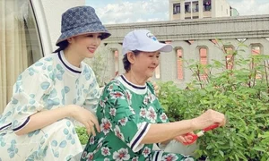 The Beauty Queen Mother Living in a 1,000m2 Luxury Castle - image 5