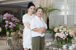 The Beauty Queen Mother Living in a 1,000m2 Luxury Castle - image 9