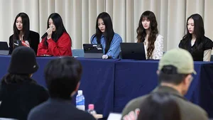 K-Pop Headlines: BTS Sets Records While Lisa BlackPink and NewJeans Spark Viral Trends - image 8