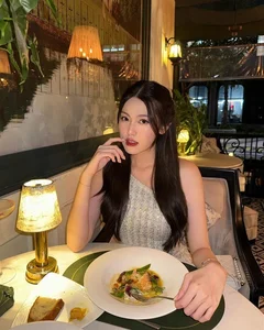 Unveiling the Family Background of Rapper HIEUTHUHAI's Girlfriend - image 7