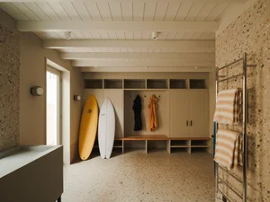 Stunning Cornwall Vacation Home Features Panoramic Ocean Views for Surfers - image 0