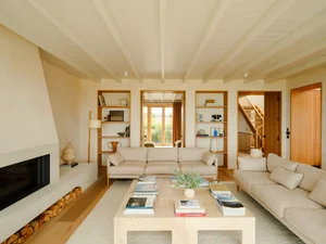 Stunning Cornwall Vacation Home Features Panoramic Ocean Views for Surfers - image 18