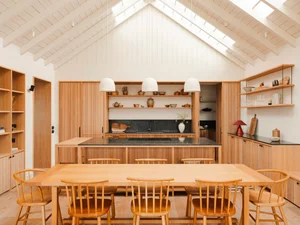 Stunning Cornwall Vacation Home Features Panoramic Ocean Views for Surfers - image 20