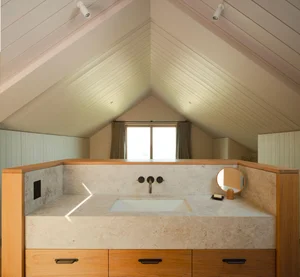 Stunning Cornwall Vacation Home Features Panoramic Ocean Views for Surfers - image 10