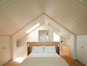 Stunning Cornwall Vacation Home Features Panoramic Ocean Views for Surfers - image 25