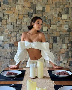 Huyen 2k4 Turns Heads with Bold and Daring Underboob Fashion Trend - image 9