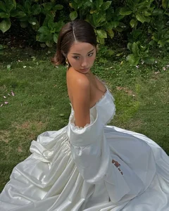 Huyen 2k4 Turns Heads with Bold and Daring Underboob Fashion Trend - image 3