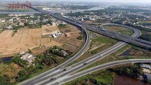 Vietnam's North-South Expressway: 1,206 Kilometers of Progress - image 15
