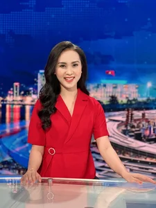 Vietnamese TV Host Captivates with Her Stunning Off-Screen Style Transformation - image 0