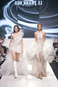 Lương Thùy Linh and Miss World Headline Lê Thanh Hòa’s Spectacular Fashion Show - image 3