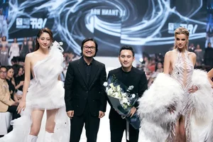 Lương Thùy Linh and Miss World Headline Lê Thanh Hòa’s Spectacular Fashion Show - image 4
