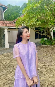 Le Phuong Elegant Style and Gentle Beauty in Affordable Fashion - image 0
