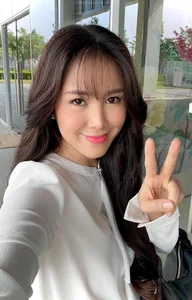 Le Phuong Elegant Style and Gentle Beauty in Affordable Fashion - image 2