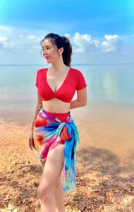 Le Phuong Elegant Style and Gentle Beauty in Affordable Fashion - image 10