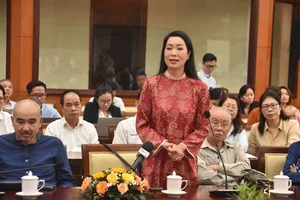 Ho Chi Minh City Leaders Host Spring Meeting with Artists and Journalists - image 1