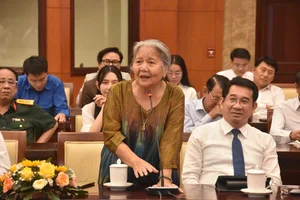 Ho Chi Minh City Leaders Host Spring Meeting with Artists and Journalists - image 0