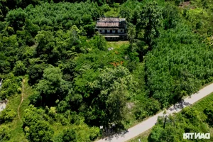 Mysterious Artifacts Discovered Inside the Hidden Forest Villa of Central Vietnam’s Lord - image 1