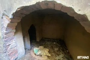 Mysterious Artifacts Discovered Inside the Hidden Forest Villa of Central Vietnam’s Lord - image 7