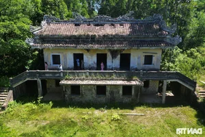 Mysterious Artifacts Discovered Inside the Hidden Forest Villa of Central Vietnam’s Lord - image 3
