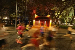 Veteran Runner Nguyen Van Lai Smashes Personal Best in 42km Marathon - image 5