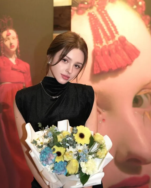 Two Breathtaking Asian Influencers Captivate Millions of Fans Online