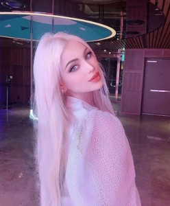 Two Breathtaking Asian Influencers Captivate Millions of Fans Online - image 2